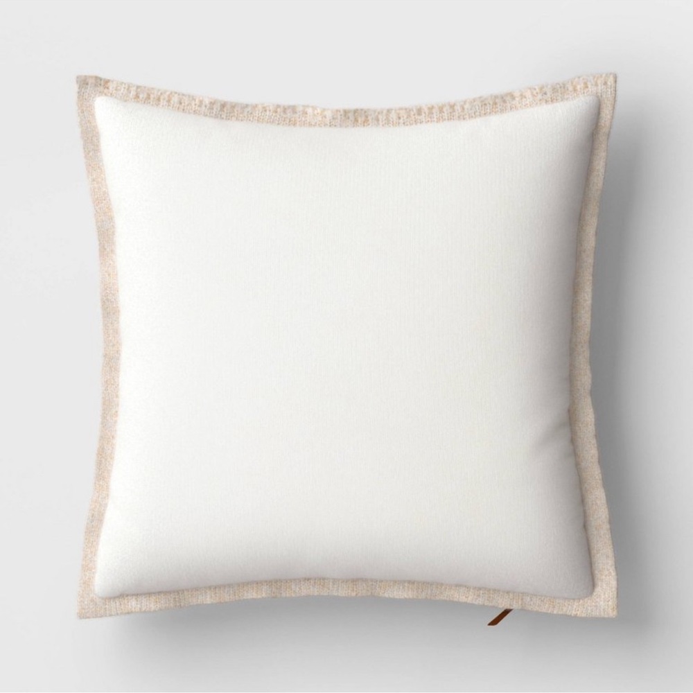 NEW Threshold The Cozy Collection Cozy Faux Ivory Cashmere Knit Square Pillow
